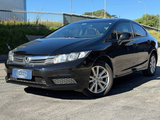 HONDA CIVIC 1.8 LXS 16V FLEX 4P AUTOMÁTICO HONDA CIVIC 1.8 LXS 16V FLEX 4P AUTOMÁTICO